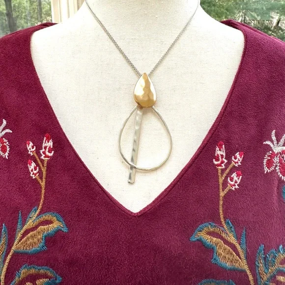 Altar’d State XS NWOT Bell Sleeve Swing Dress Embroidered Floral V-Neck Burgundy - Picture 10 of 11